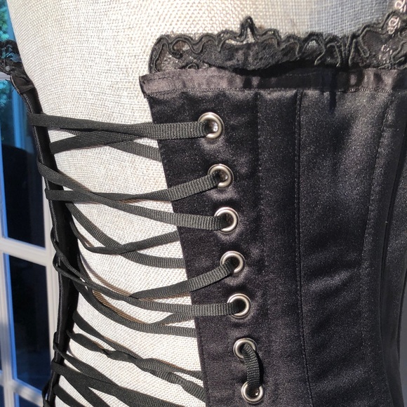 Authentic brocade steel boned custom corset. - Picture 6 of 7